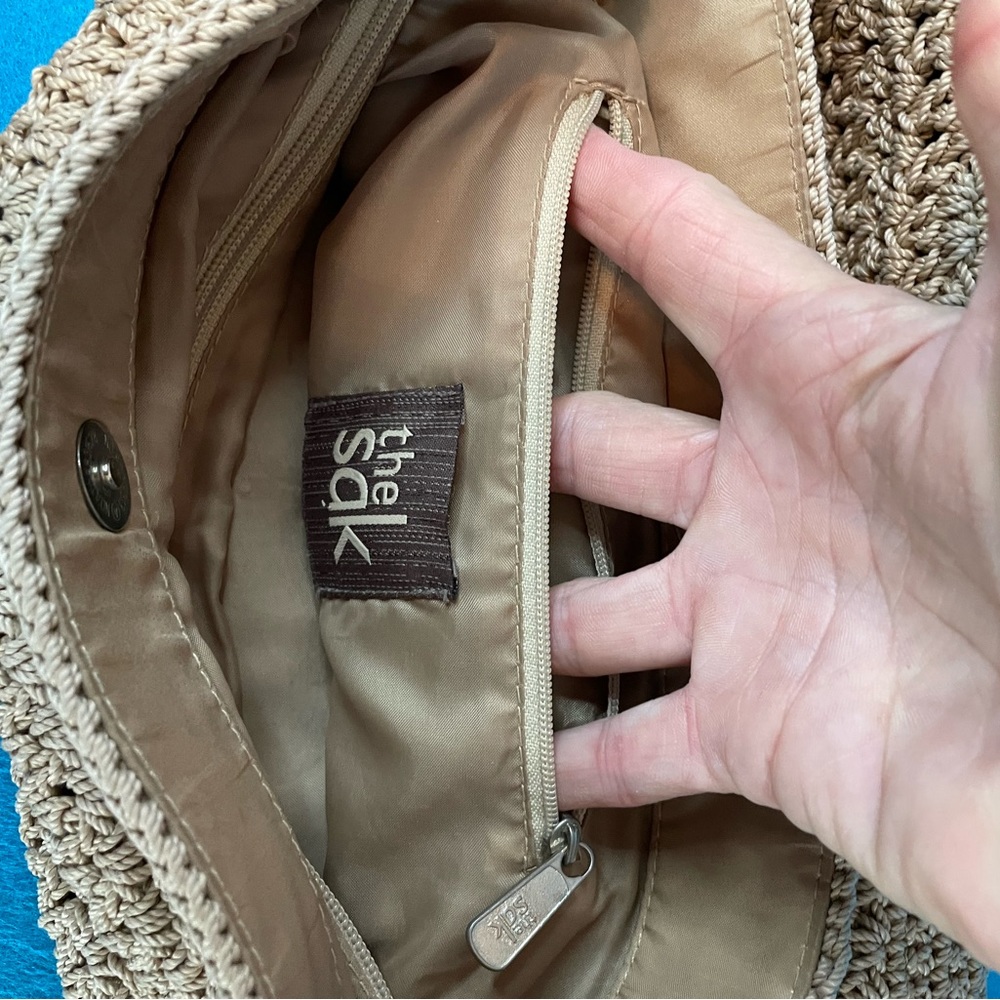 👜 The Sak Beige Crochet Shoulder Bag. Great Casual Bag. 👜 - Picture 6 of 11